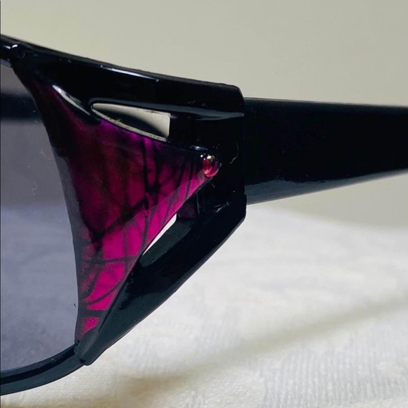 Vintage 90's Black & Pink Wrap-Around Sunglasses | Perfect Condition - Picture 2 of 9